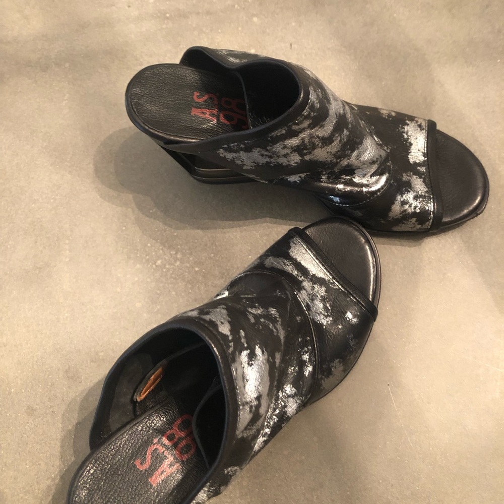 A.S 98 Stylish Black Metallic Slides/Wedge Women's Shoes SZ 7.5 - Picture 10 of 10